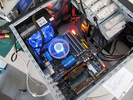 通電完了　LEDがまぶしい